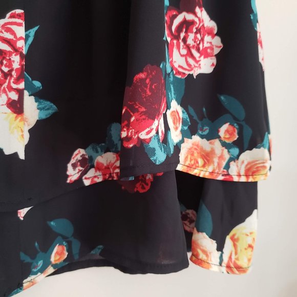 Floral Tier Dress in Black - Picture 4 of 5